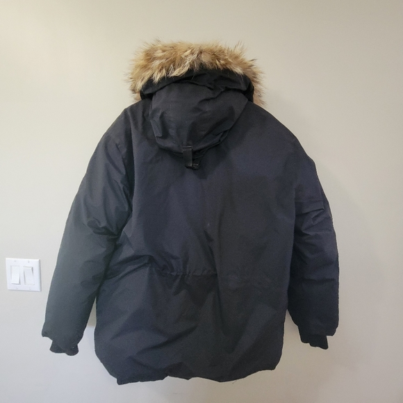 Canada goose jacket - Picture 2 of 14